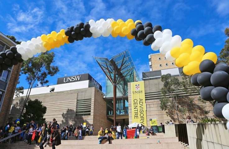 Balloon arch at UNSW campus on Open day